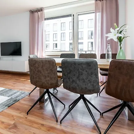 Deluxe Friedrichstrasse Apartment *